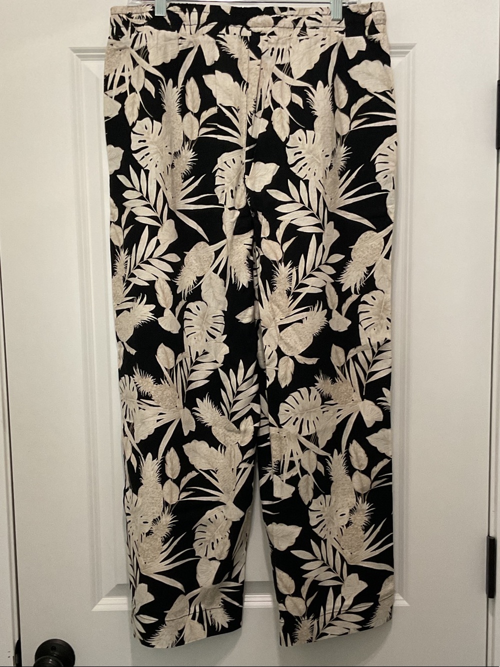 Rafaella Black and Cream Tropical Wide-Leg Pull-On Pants - Picture 3 of 6